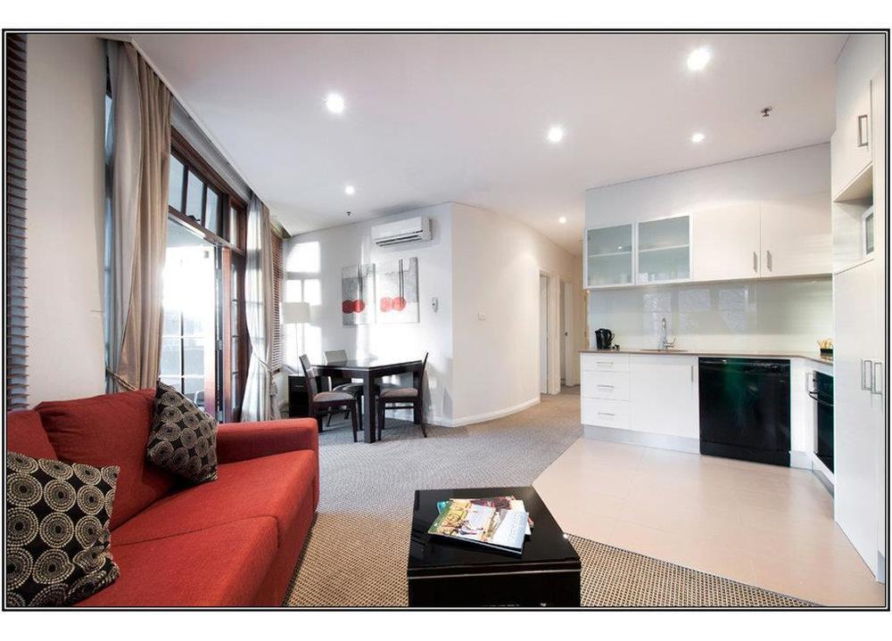 Quest Canberra Room photo