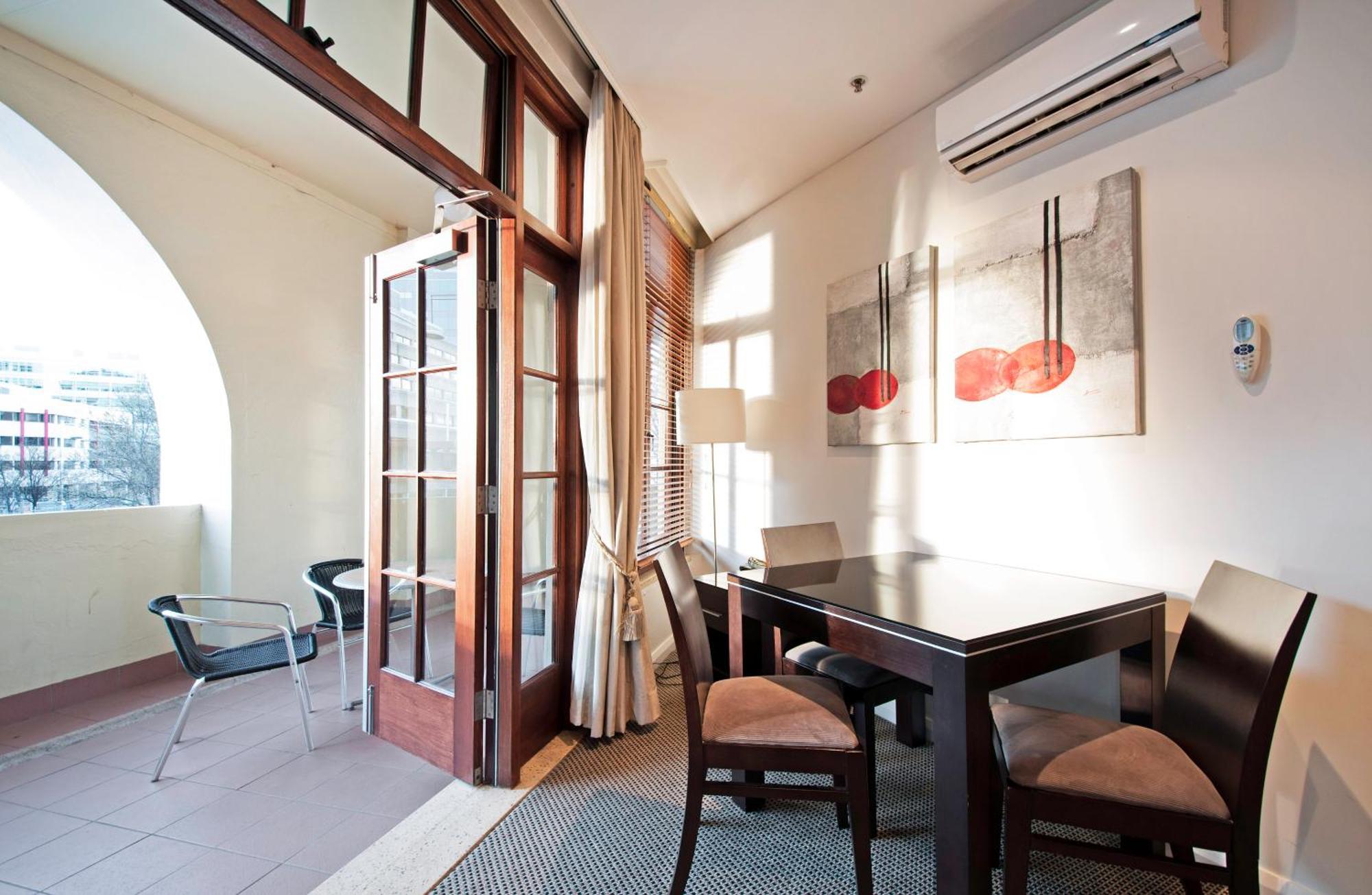 Quest Canberra Room photo