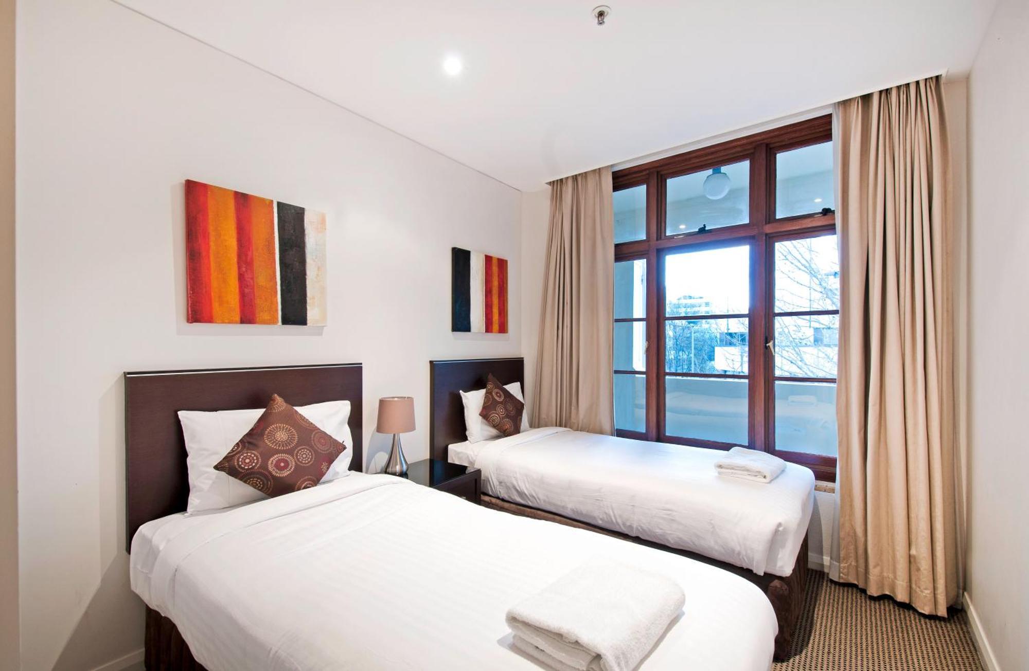 Quest Canberra Room photo