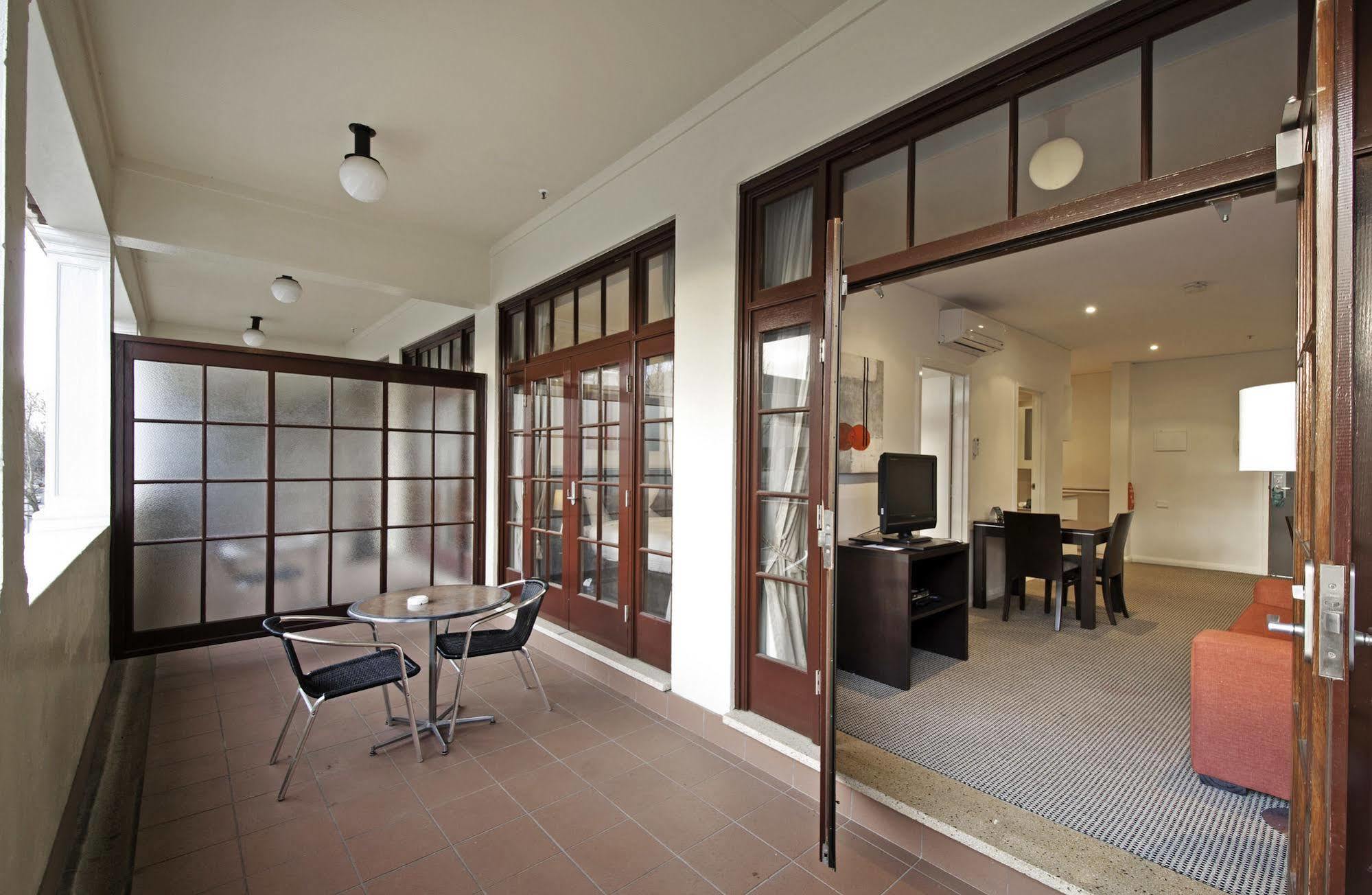 Quest Canberra Room photo