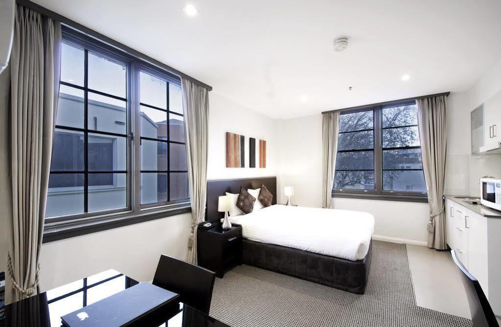 Quest Canberra Room photo